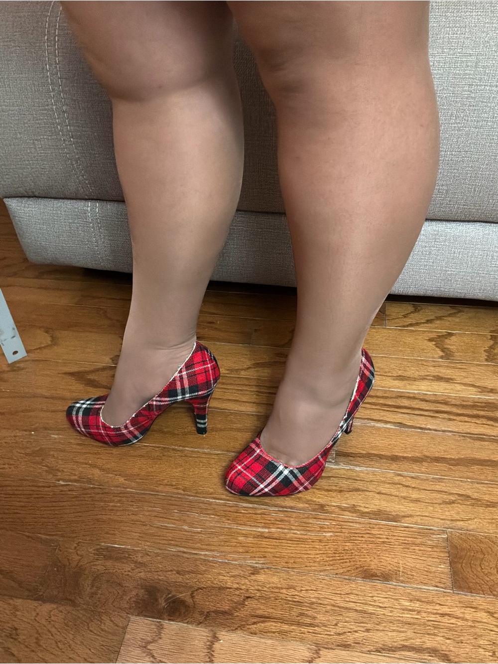 ******* Charlotte Russe Red Plaid Pump Heels sb *******
